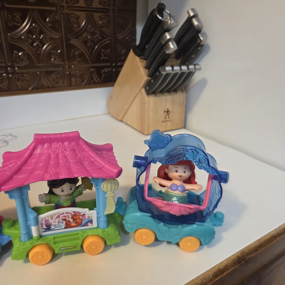 Little People Floats And Princesses - Picture 6 of 6